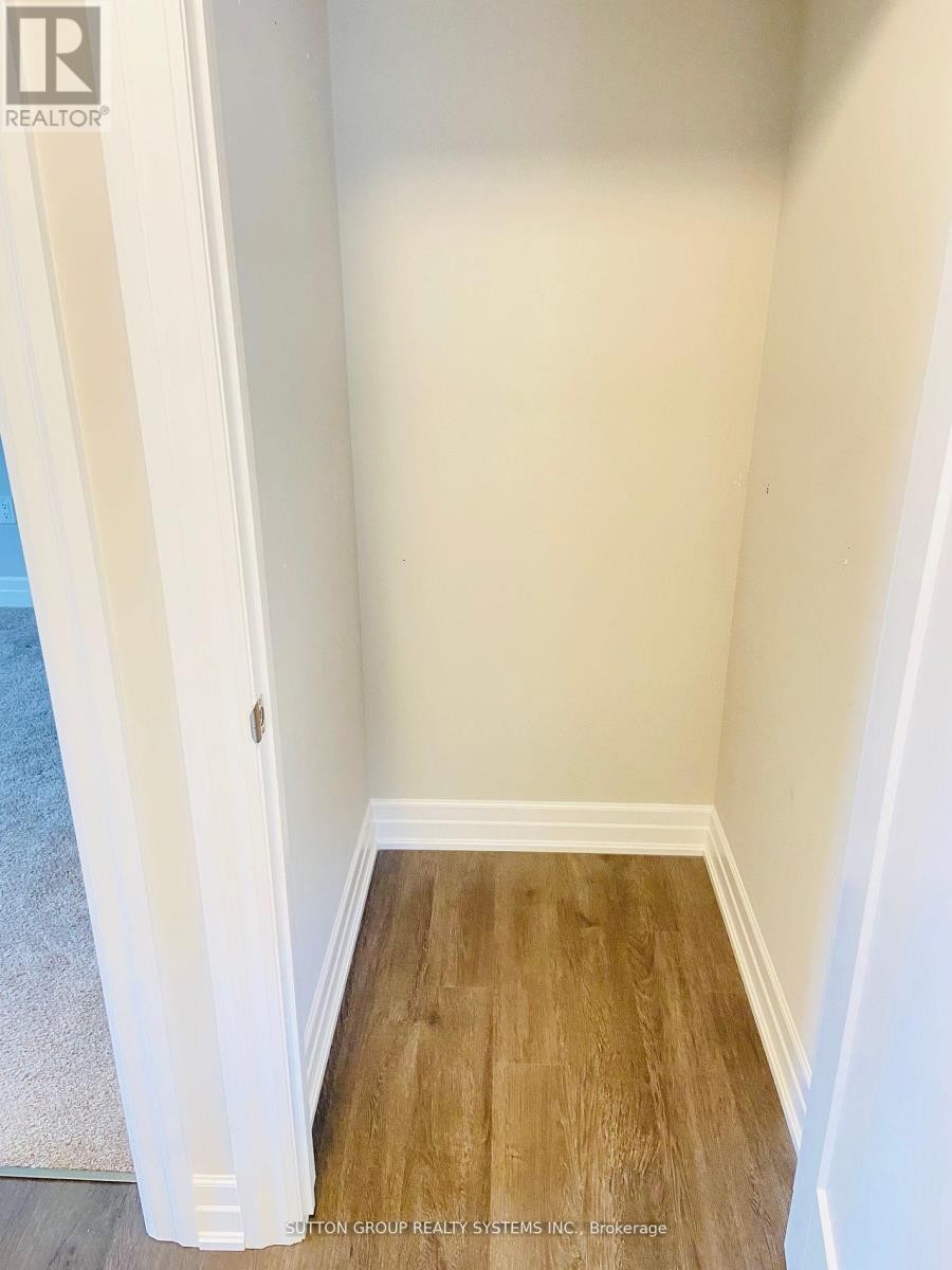 












54 NIESON STREET

,
Cambridge,




Ontario
N1R0B9

