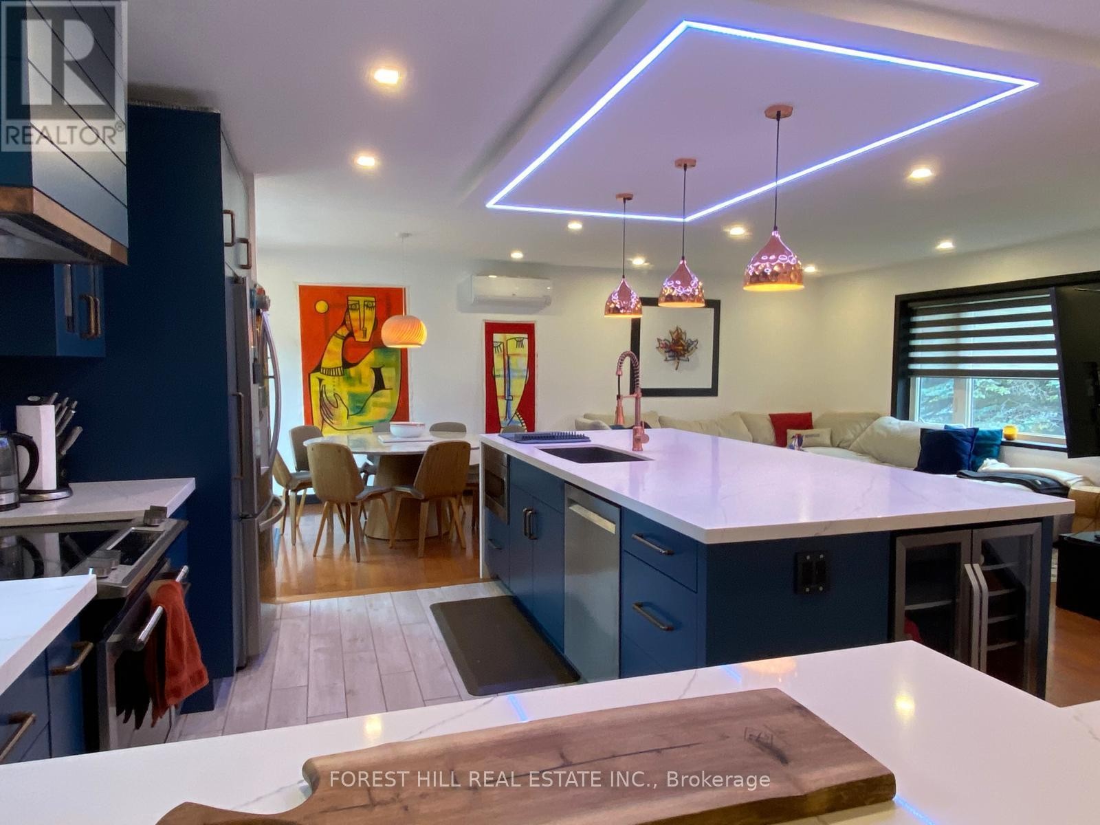 












216 TIMMONS STREET

,
Blue Mountains,




Ontario
L9Y0L2

