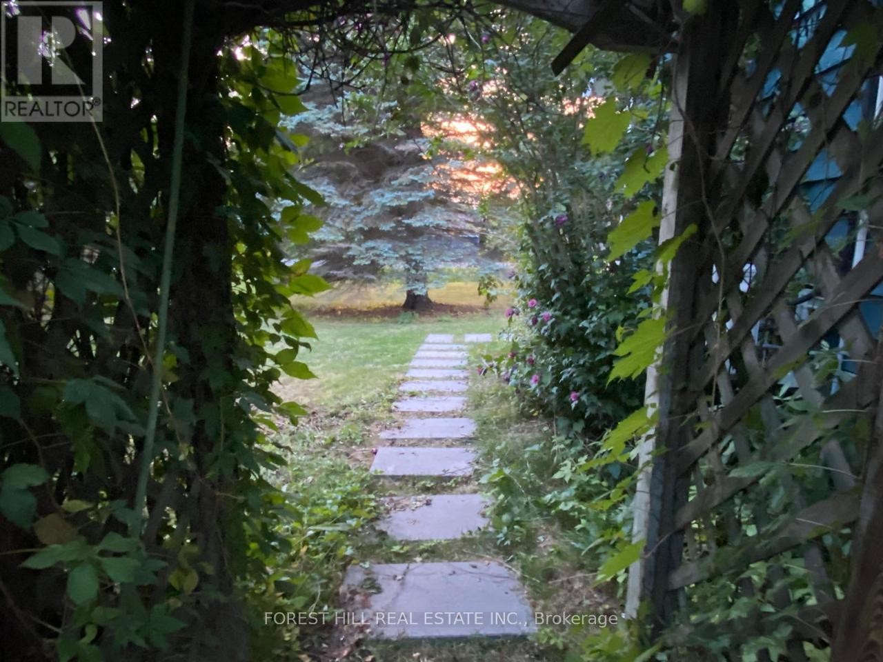 












216 TIMMONS STREET

,
Blue Mountains,




Ontario
L9Y0L2

