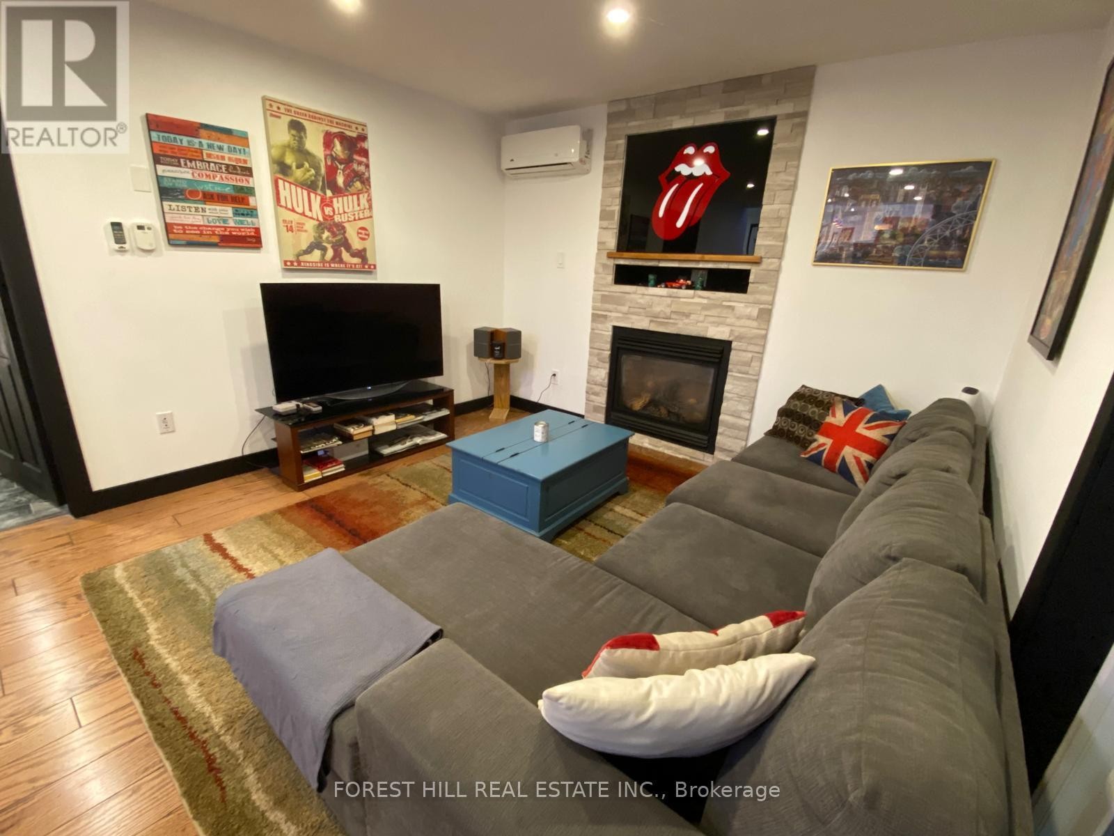 












216 TIMMONS STREET

,
Blue Mountains,




Ontario
L9Y0L2

