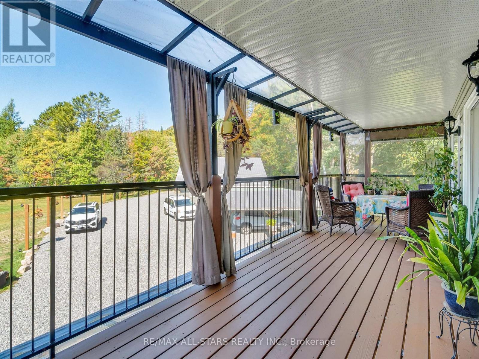 












1435 FALKENBURG ROAD

,
Muskoka Lakes (Monck (Muskoka Lakes)),




Ontario
P1L1X4

