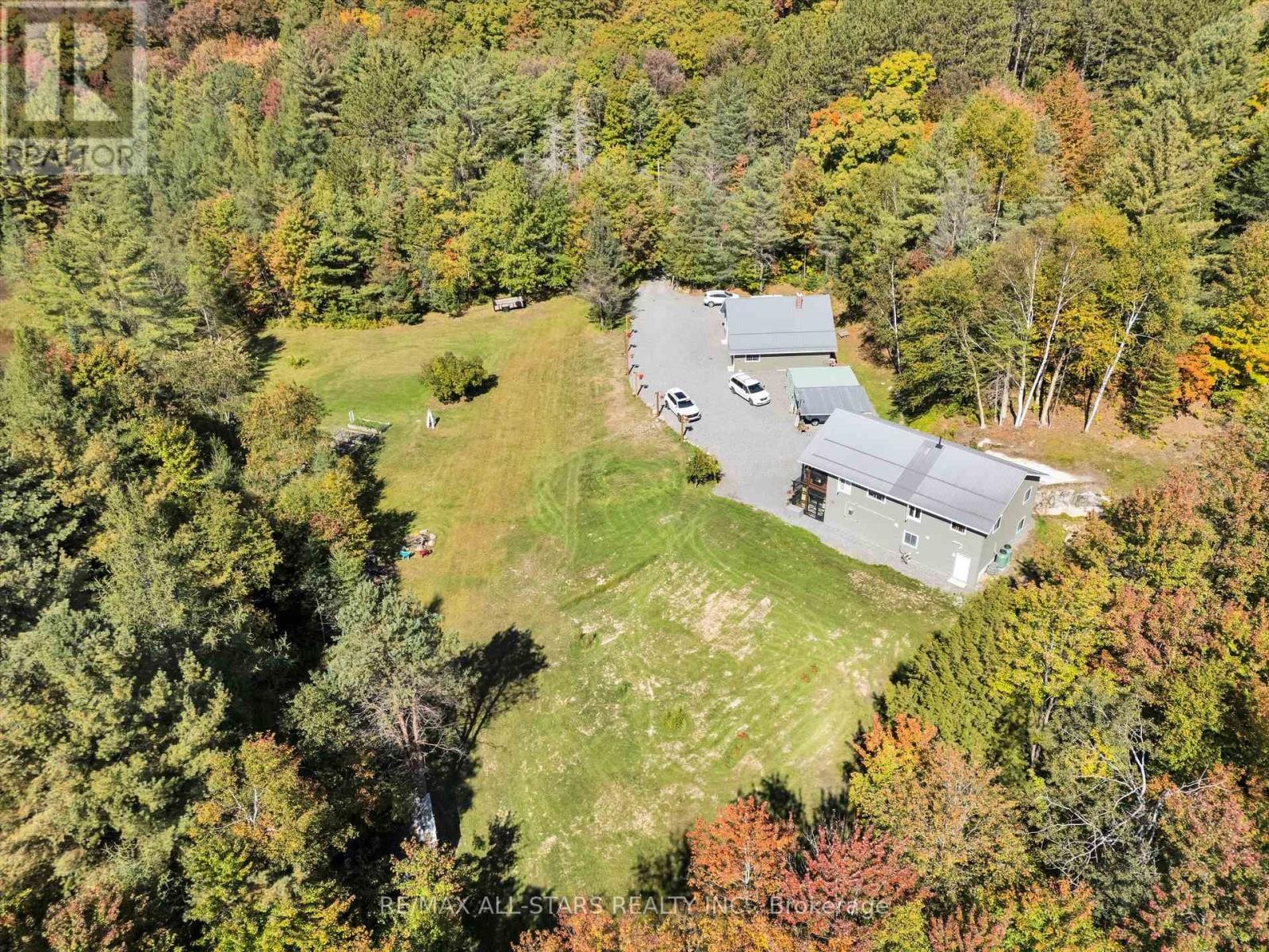 












1435 FALKENBURG ROAD

,
Muskoka Lakes (Monck (Muskoka Lakes)),




Ontario
P1L1X4

