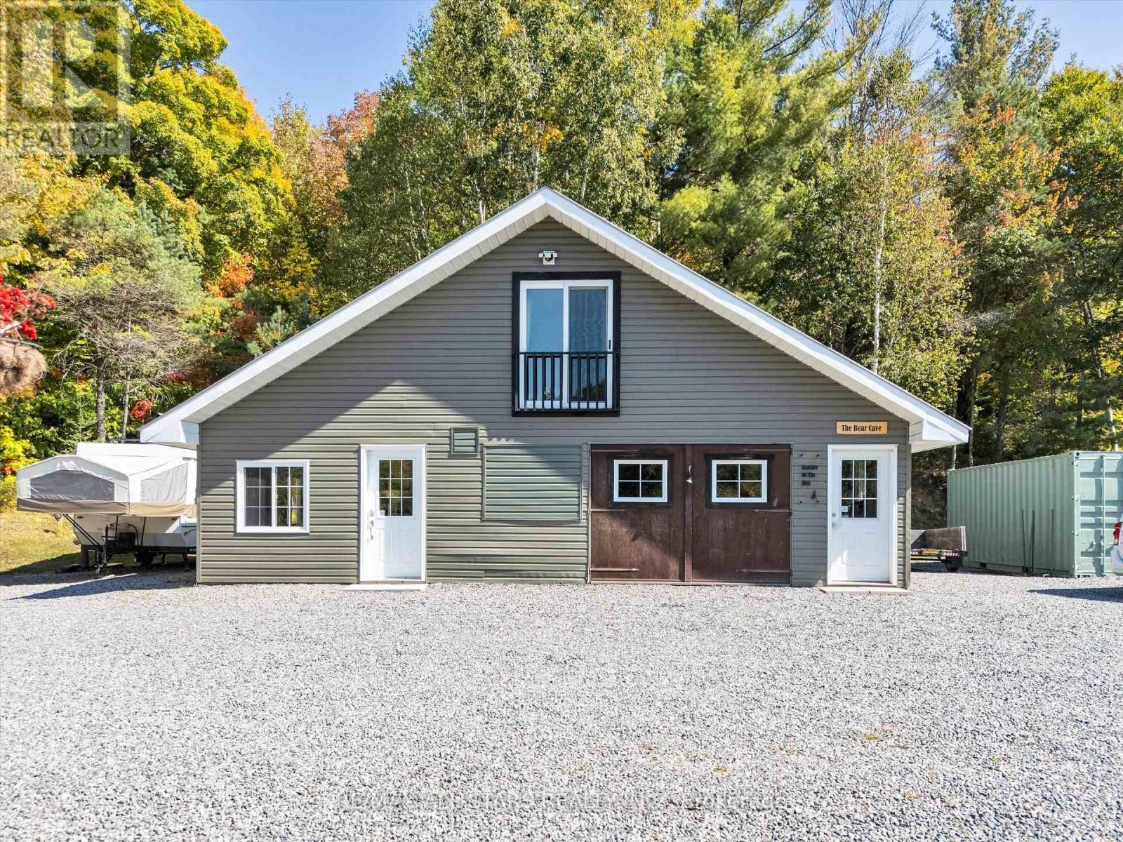 












1435 FALKENBURG ROAD

,
Muskoka Lakes (Monck (Muskoka Lakes)),




Ontario
P1L1X4

