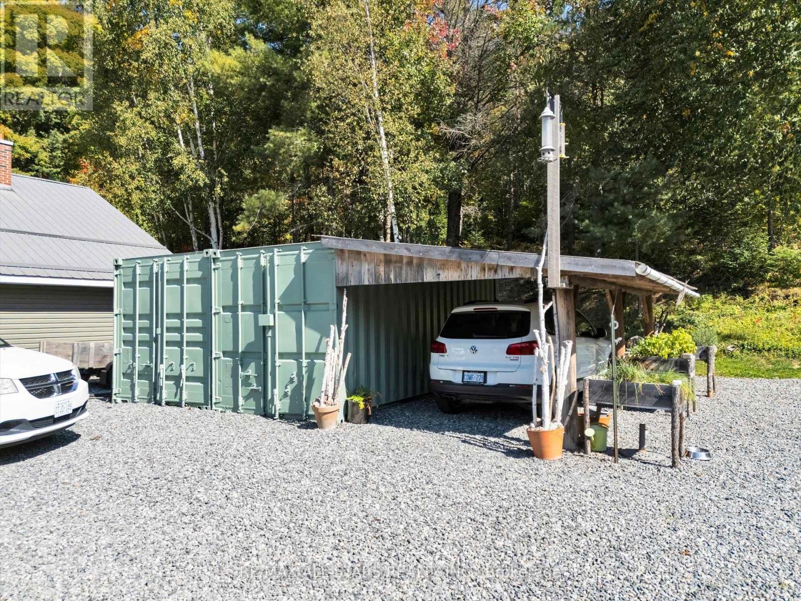 












1435 FALKENBURG ROAD

,
Muskoka Lakes (Monck (Muskoka Lakes)),




Ontario
P1L1X4

