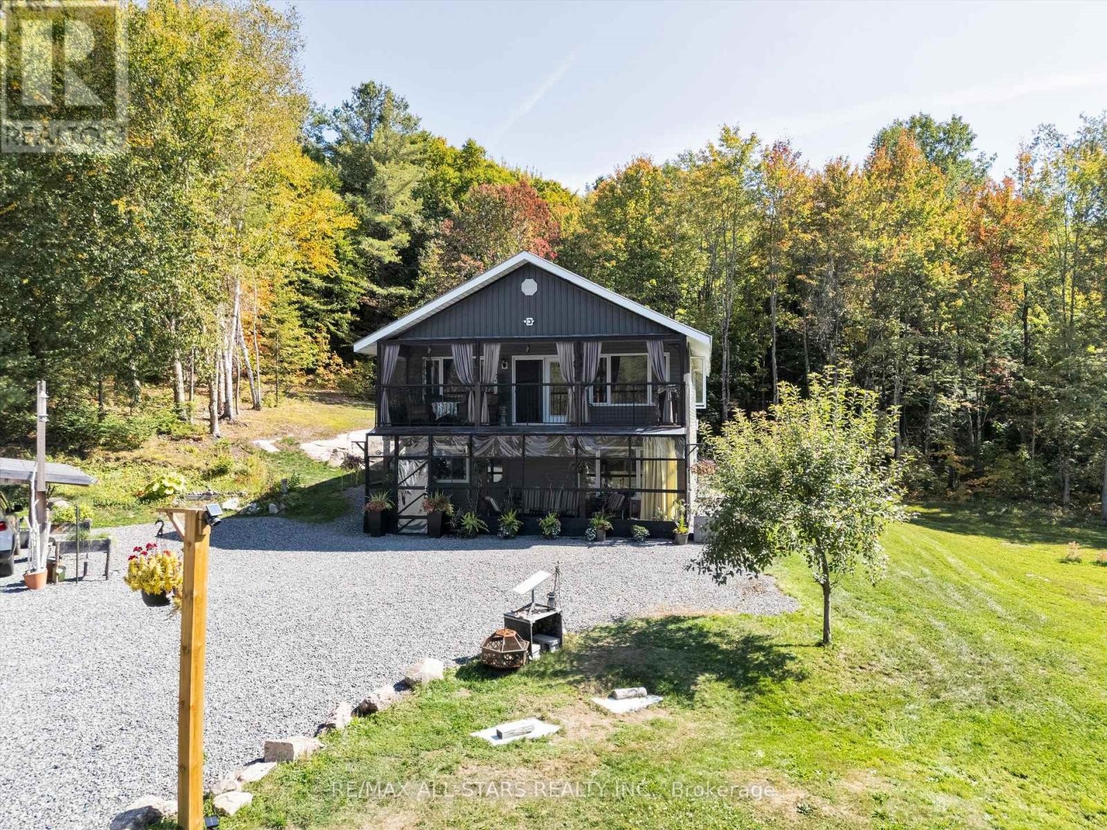 












1435 FALKENBURG ROAD

,
Muskoka Lakes (Monck (Muskoka Lakes)),




Ontario
P1L1X4

