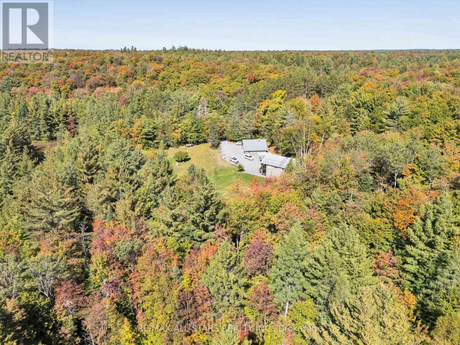 












1435 FALKENBURG ROAD

,
Muskoka Lakes (Monck (Muskoka Lakes)),




Ontario
P1L1X4

