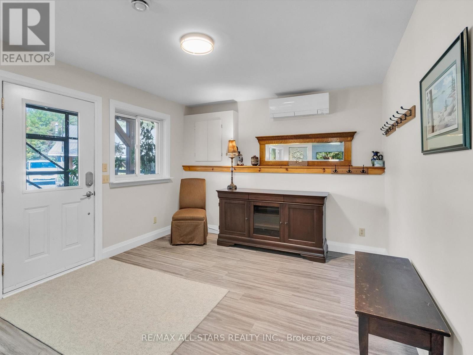 












1435 FALKENBURG ROAD

,
Muskoka Lakes (Monck (Muskoka Lakes)),




Ontario
P1L1X4

