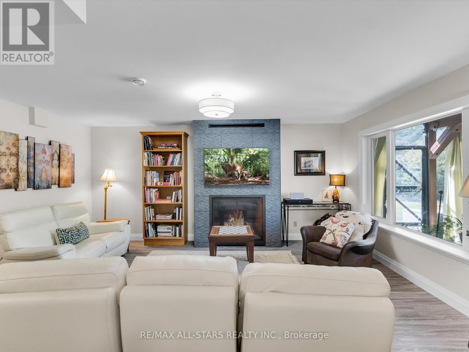 












1435 FALKENBURG ROAD

,
Muskoka Lakes (Monck (Muskoka Lakes)),




Ontario
P1L1X4

