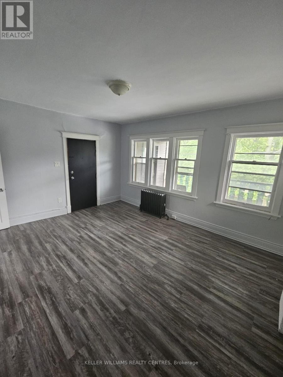 












5 - 991 MAIN STREET E

,
Hamilton (Crown Point),




Ontario
L8M1N3

