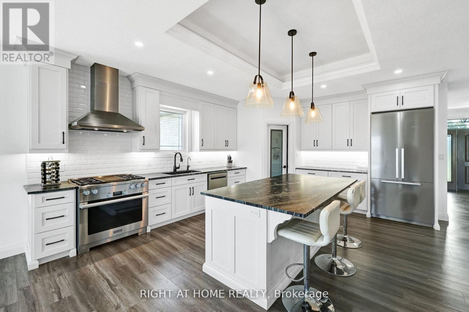 












18 AUGUST CRESCENT

,
Norwich (Otterville),




Ontario
N0J1R0

