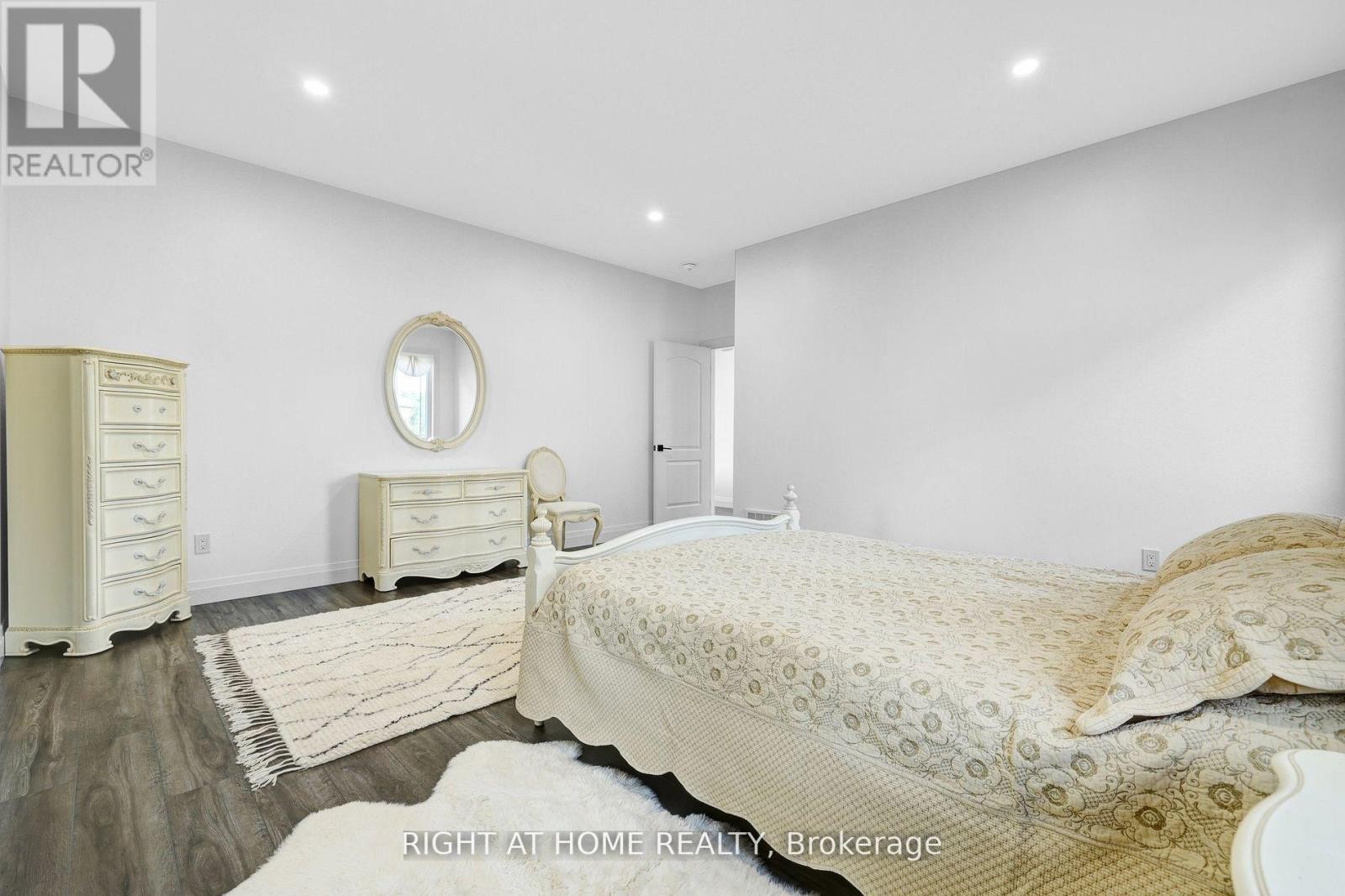 












18 AUGUST CRESCENT

,
Norwich (Otterville),




Ontario
N0J1R0

