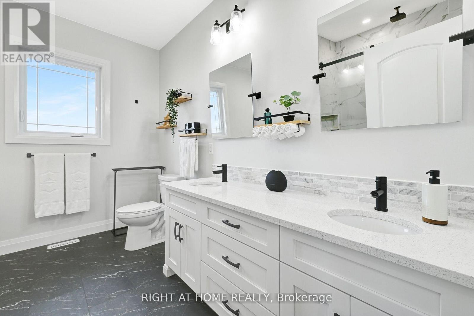 












18 AUGUST CRESCENT

,
Norwich (Otterville),




Ontario
N0J1R0

