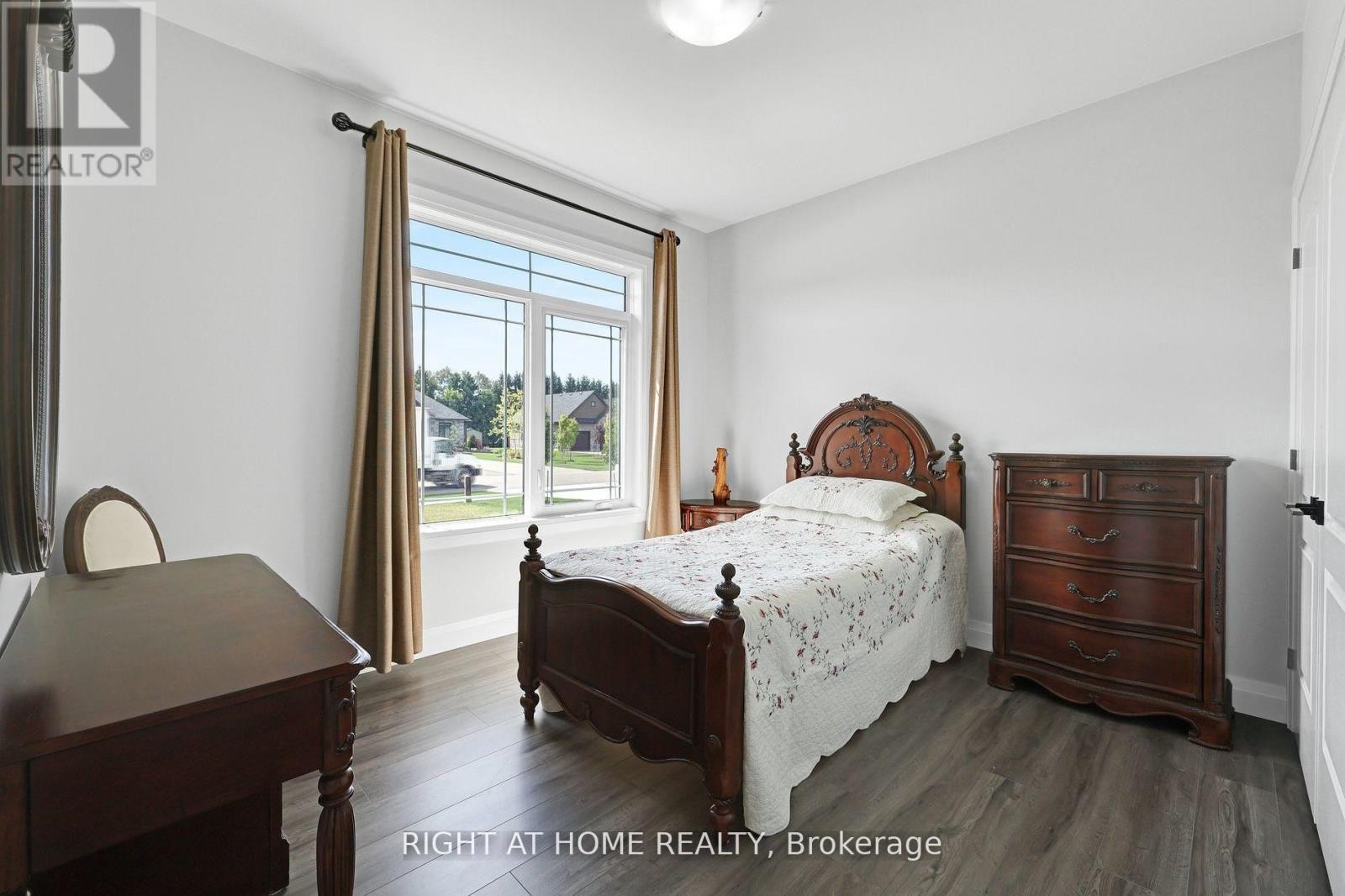 












18 AUGUST CRESCENT

,
Norwich (Otterville),




Ontario
N0J1R0

