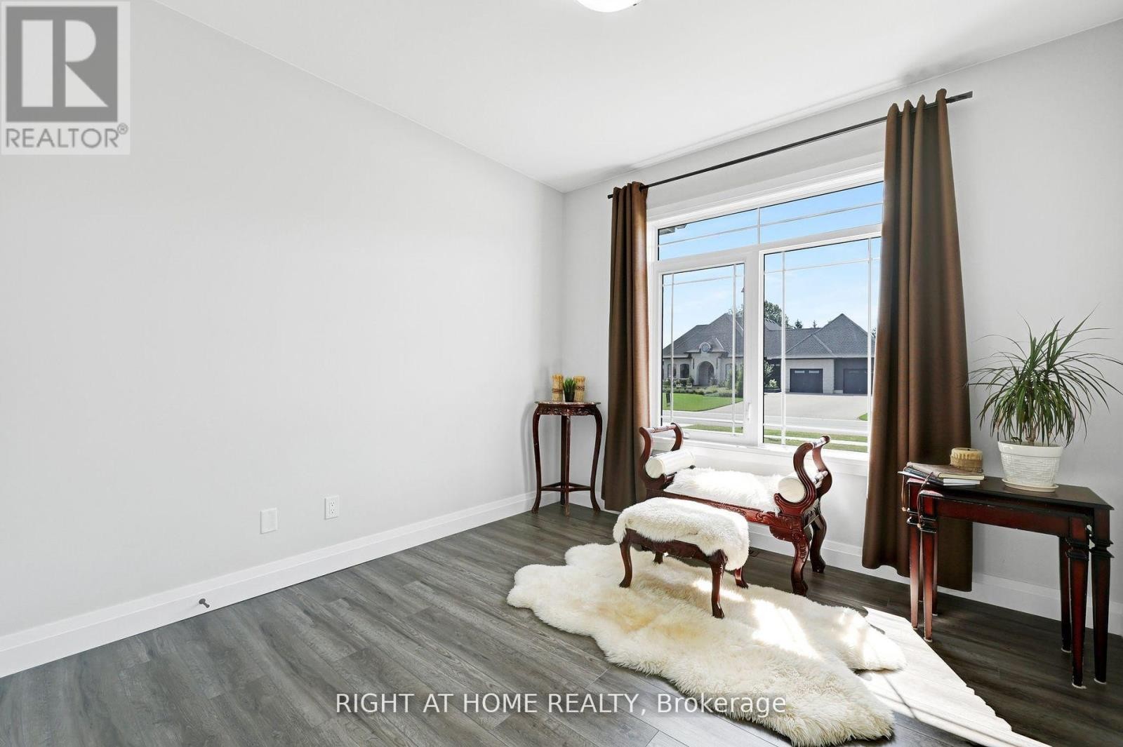 












18 AUGUST CRESCENT

,
Norwich (Otterville),




Ontario
N0J1R0

