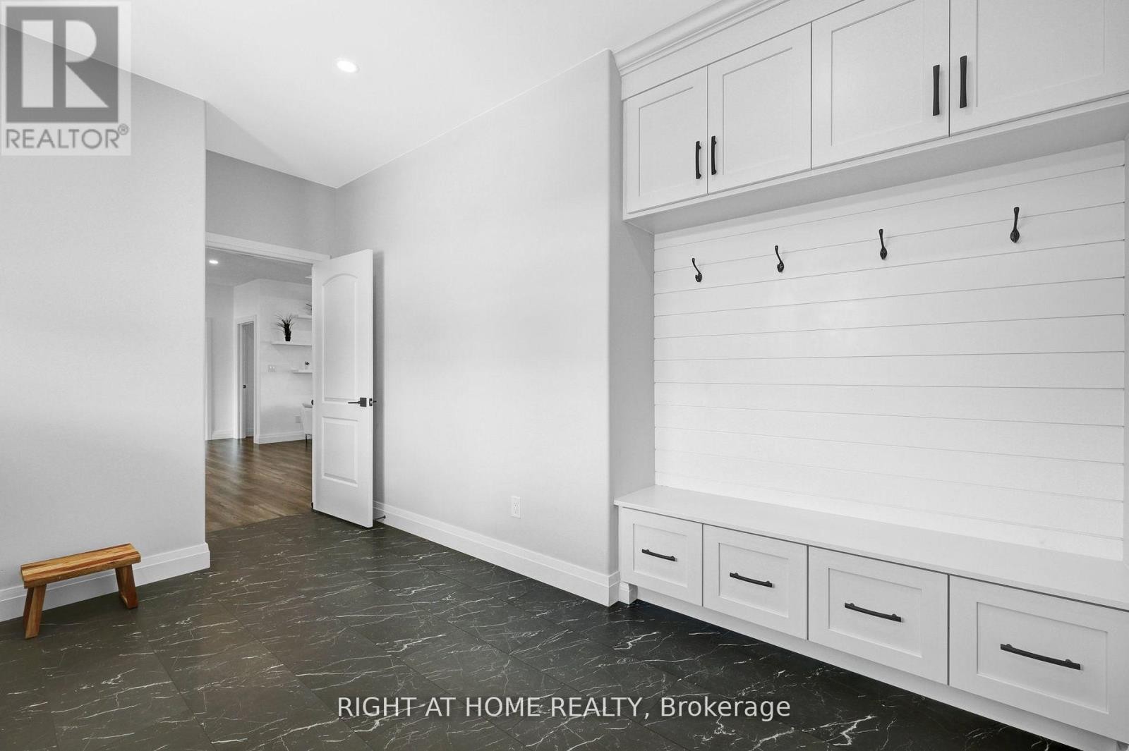 












18 AUGUST CRESCENT

,
Norwich (Otterville),




Ontario
N0J1R0

