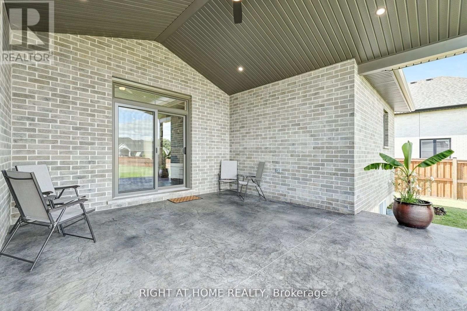 












18 AUGUST CRESCENT

,
Norwich (Otterville),




Ontario
N0J1R0

