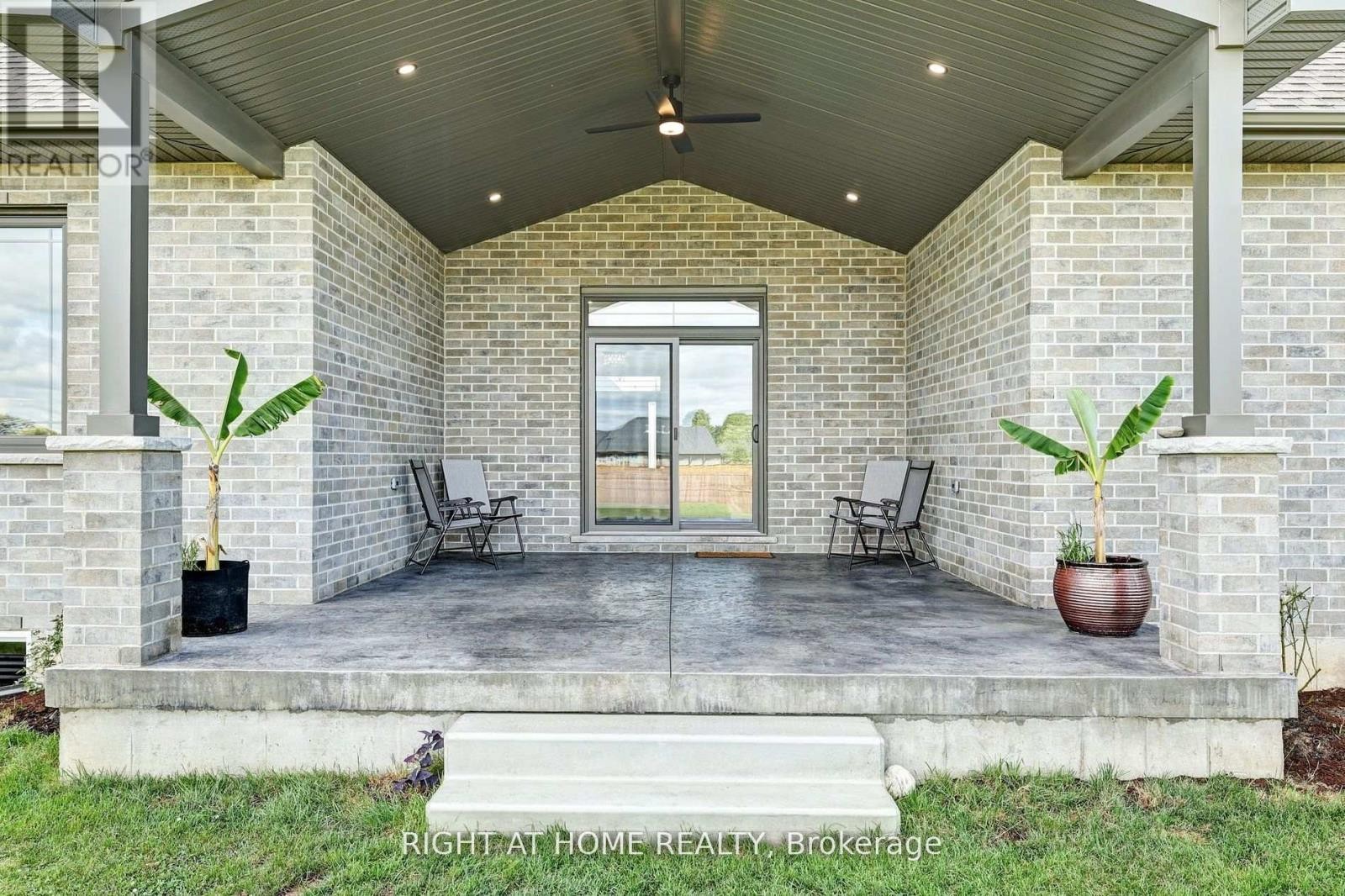 












18 AUGUST CRESCENT

,
Norwich (Otterville),




Ontario
N0J1R0

