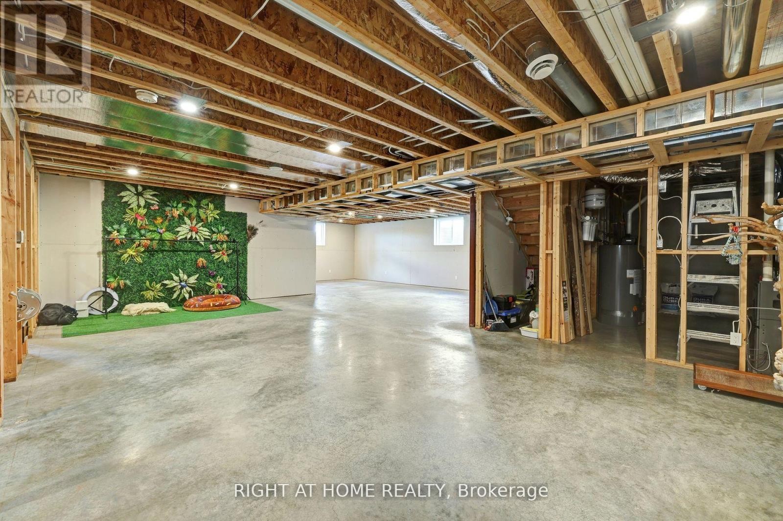 












18 AUGUST CRESCENT

,
Norwich (Otterville),




Ontario
N0J1R0

