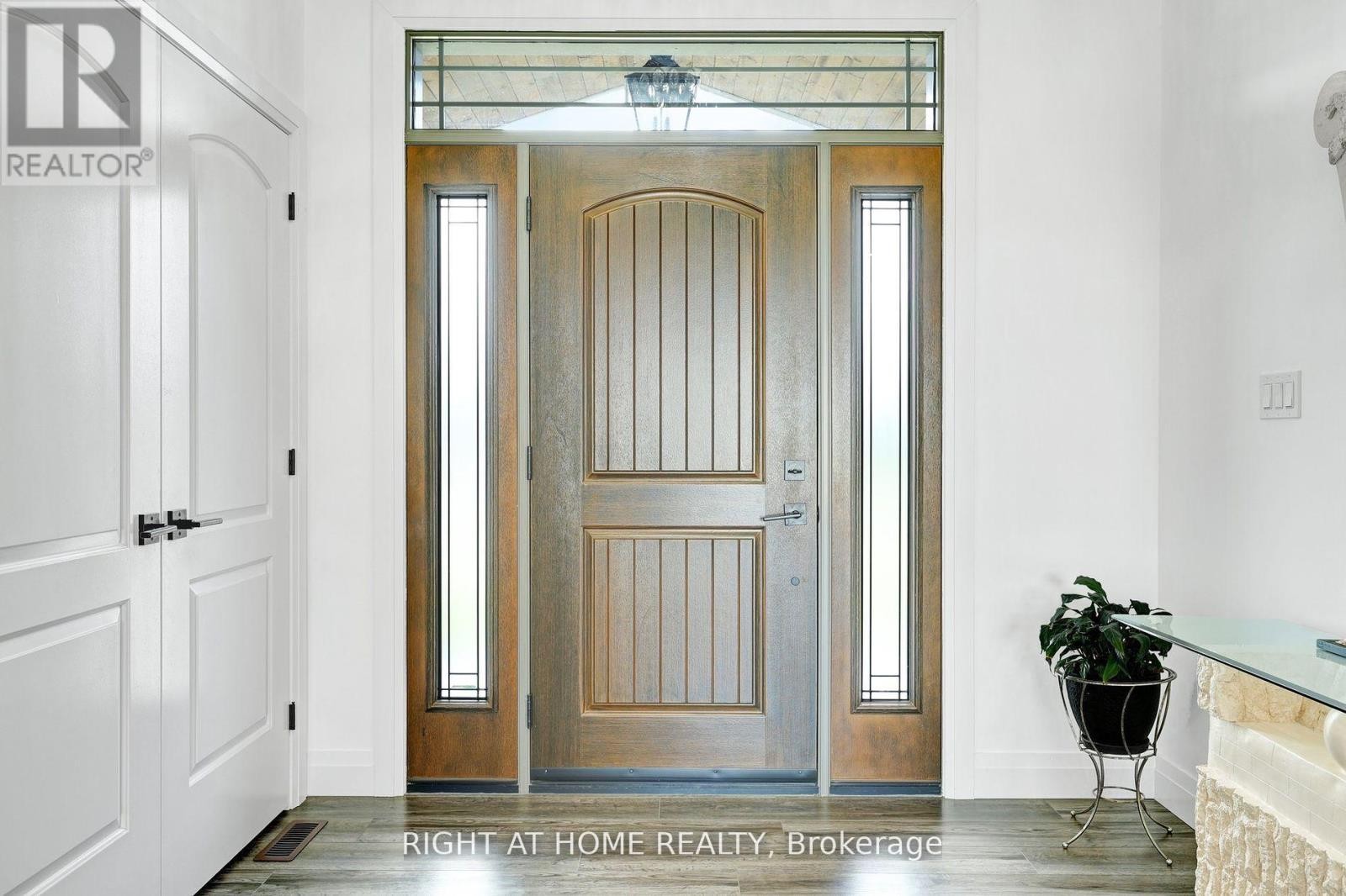 












18 AUGUST CRESCENT

,
Norwich (Otterville),




Ontario
N0J1R0

