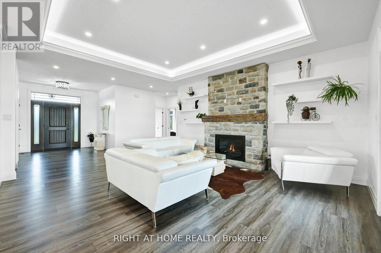 












18 AUGUST CRESCENT

,
Norwich (Otterville),




Ontario
N0J1R0

