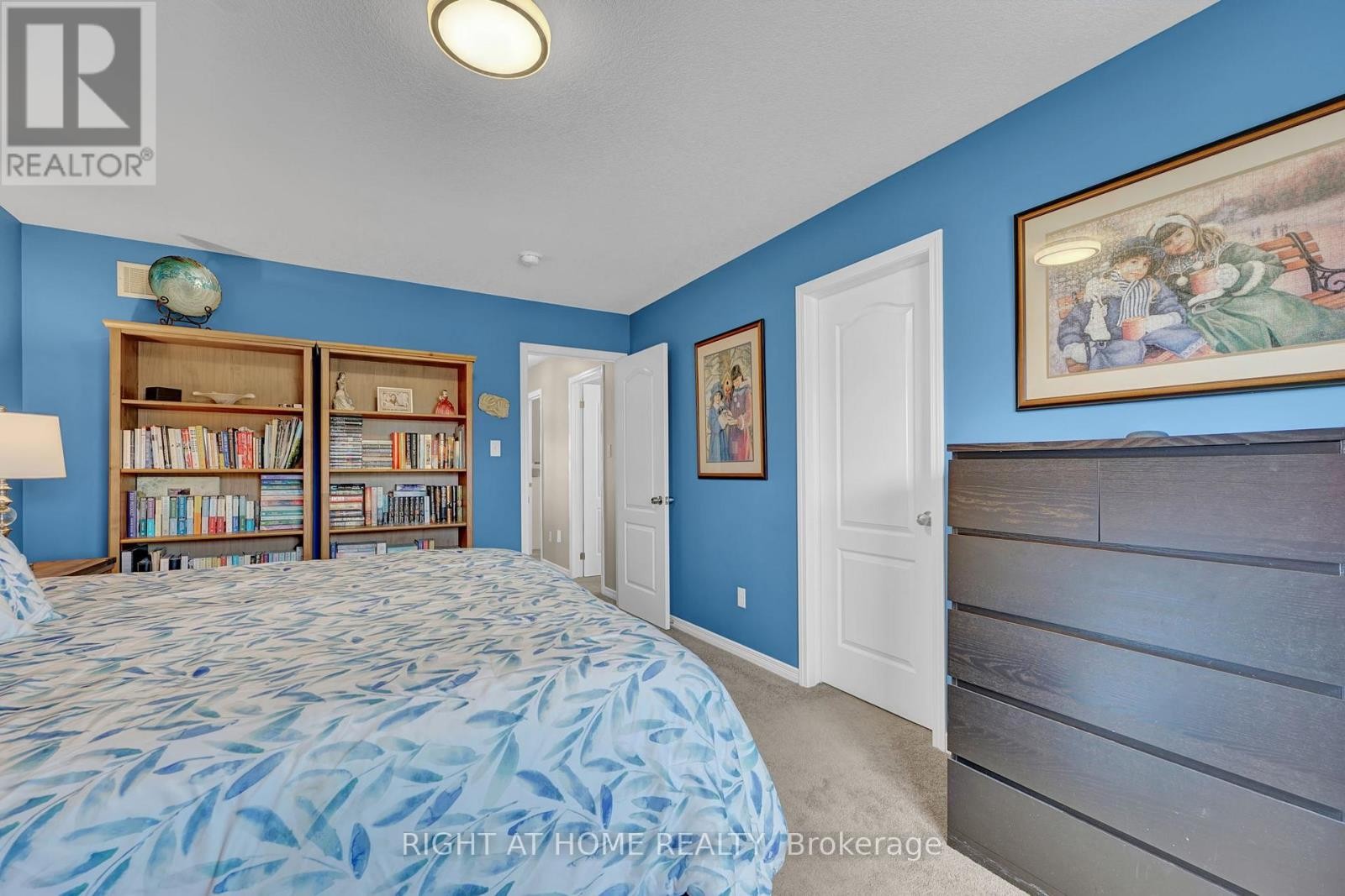 












211 HARDCASTLE DRIVE

,
Cambridge,




Ontario
N1S0A8

