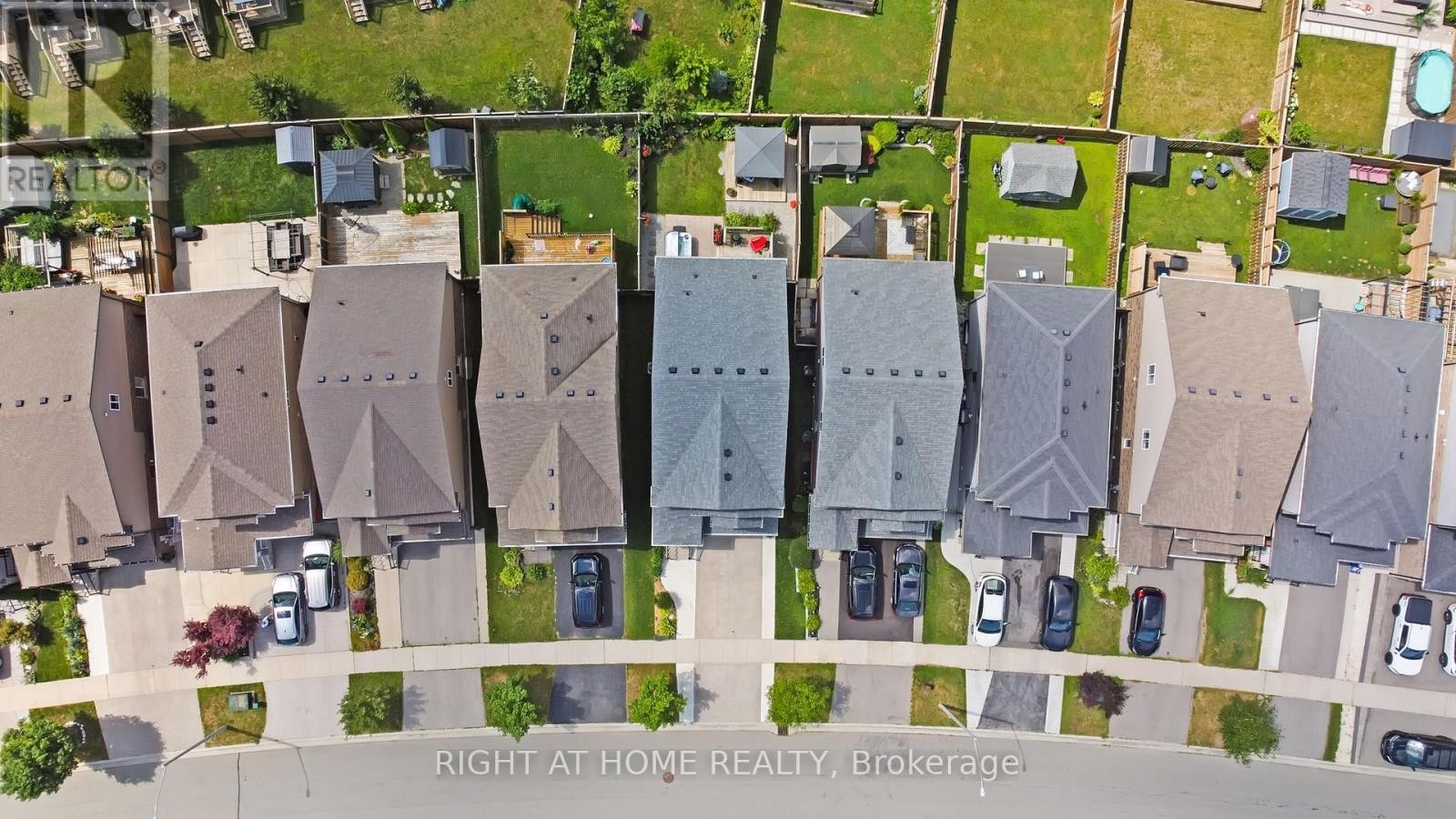 












211 HARDCASTLE DRIVE

,
Cambridge,




Ontario
N1S0A8


