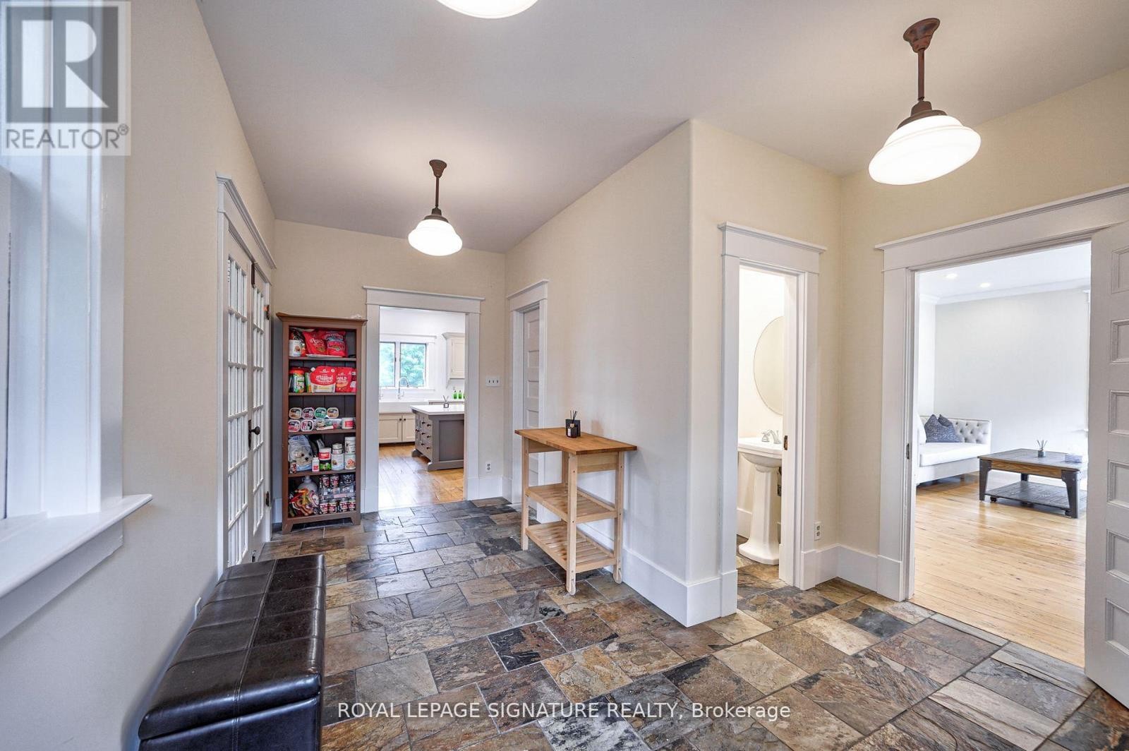 












424 8TH CONCESSION ROAD E

,
Hamilton,




Ontario
L0P1B0

