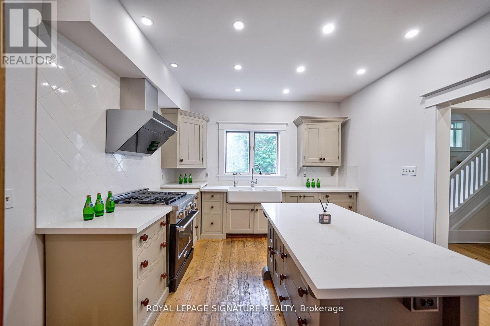 












424 8TH CONCESSION ROAD E

,
Hamilton,




Ontario
L0P1B0

