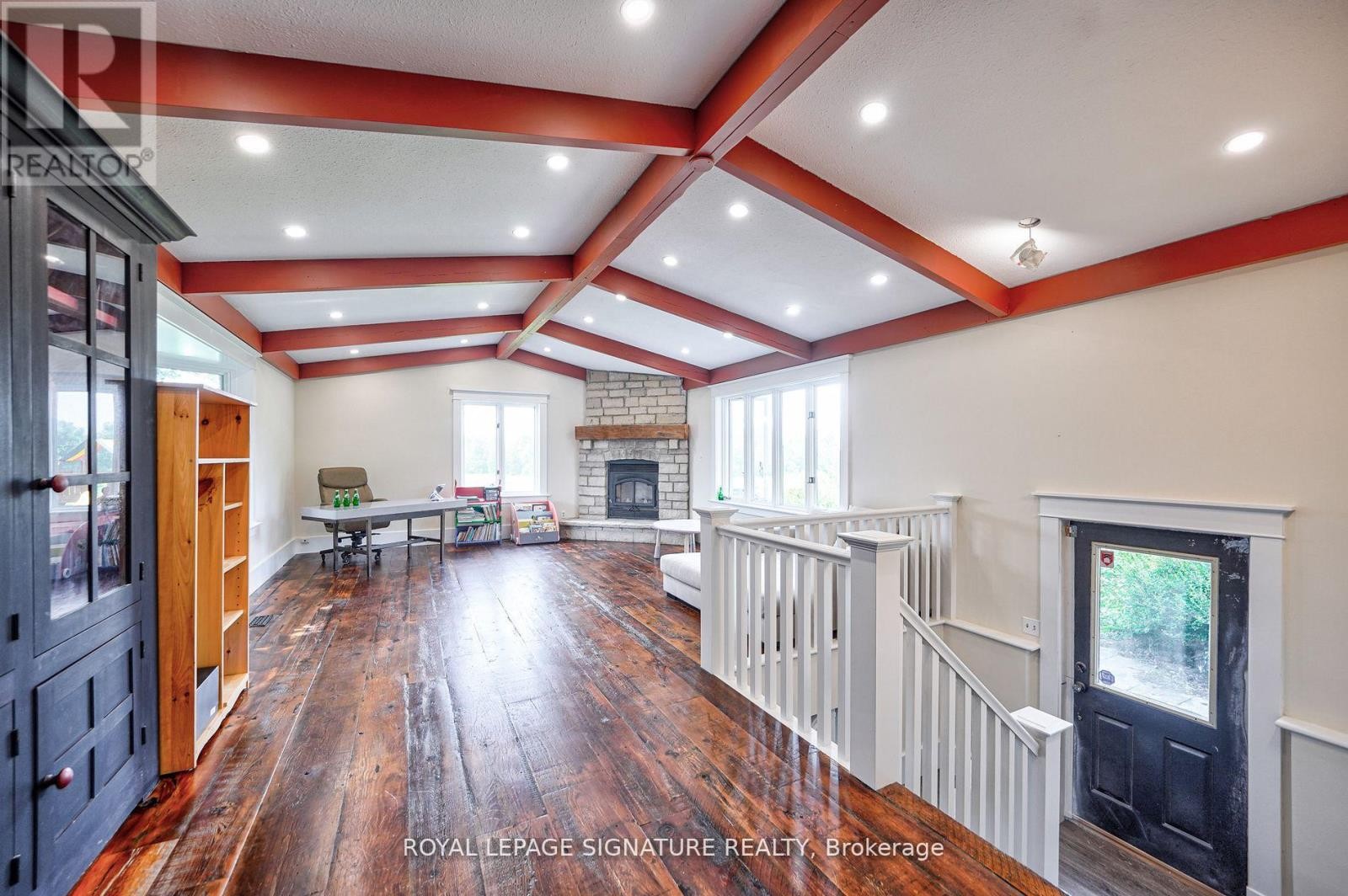 












424 8TH CONCESSION ROAD E

,
Hamilton,




Ontario
L0P1B0

