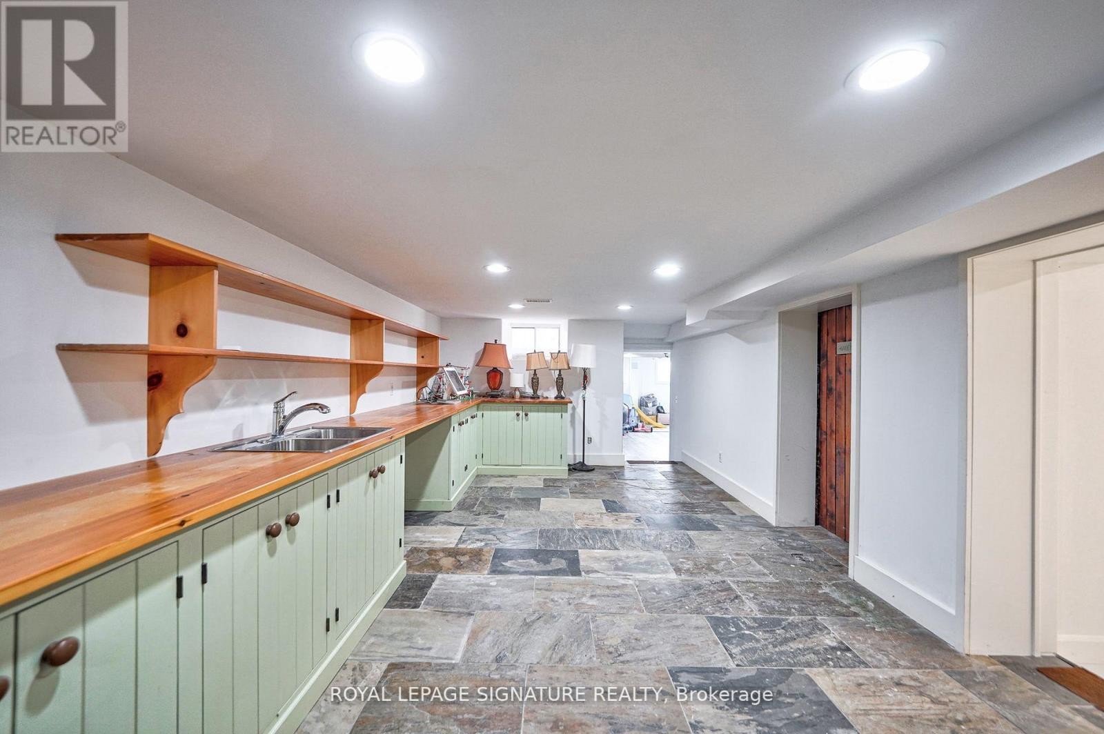 












424 8TH CONCESSION ROAD E

,
Hamilton,




Ontario
L0P1B0

