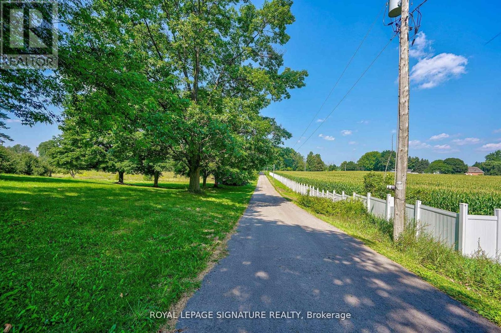 












424 8TH CONCESSION ROAD E

,
Hamilton,




Ontario
L0P1B0

