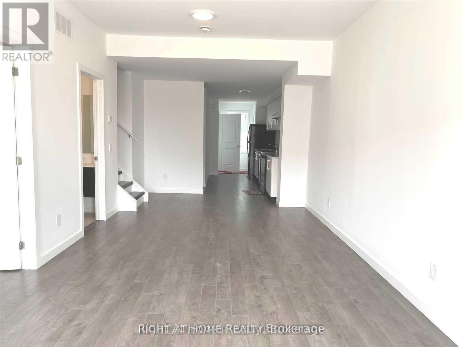 












400 ALBERTA STREET

,
Welland (Lincoln/Crowland),




Ontario
L3B2W3

