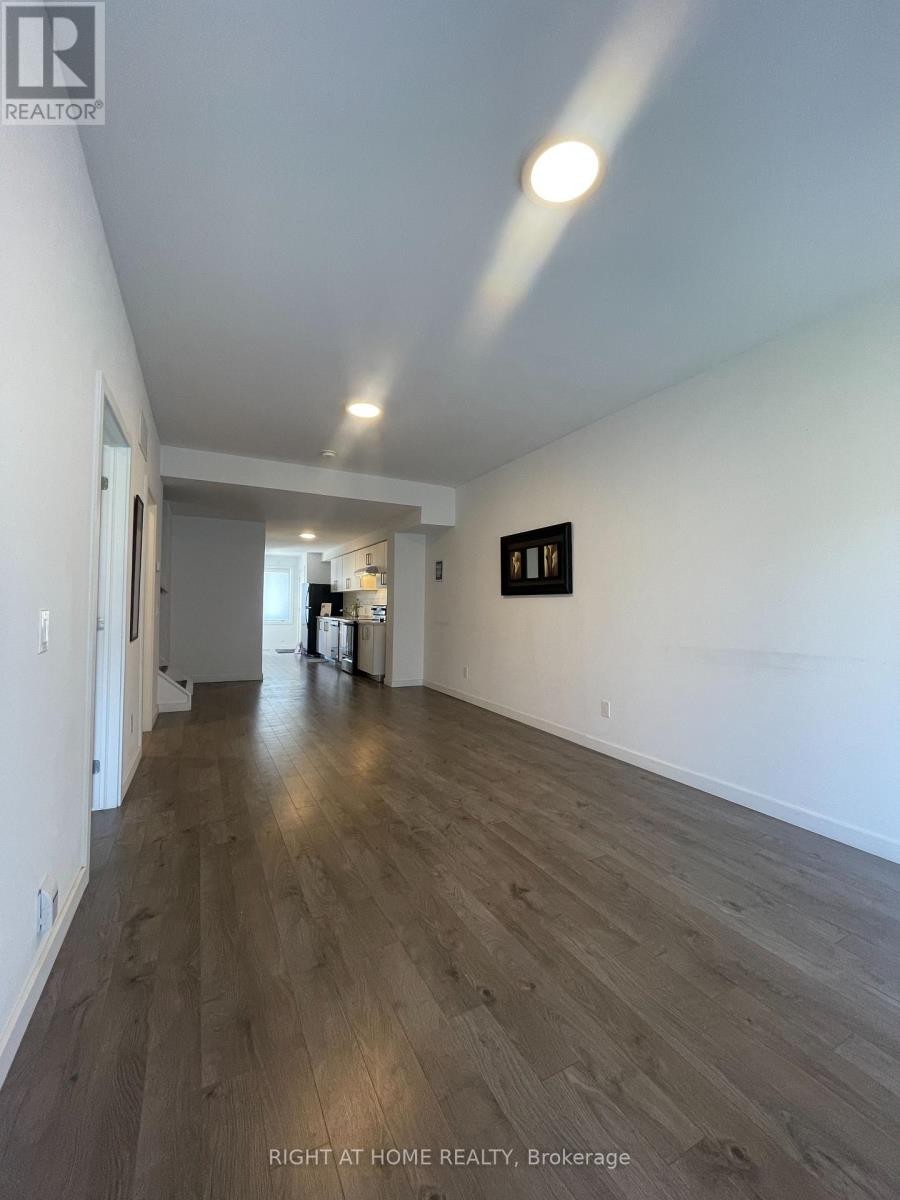 












400 ALBERTA STREET

,
Welland (Lincoln/Crowland),




Ontario
L3B2W3

