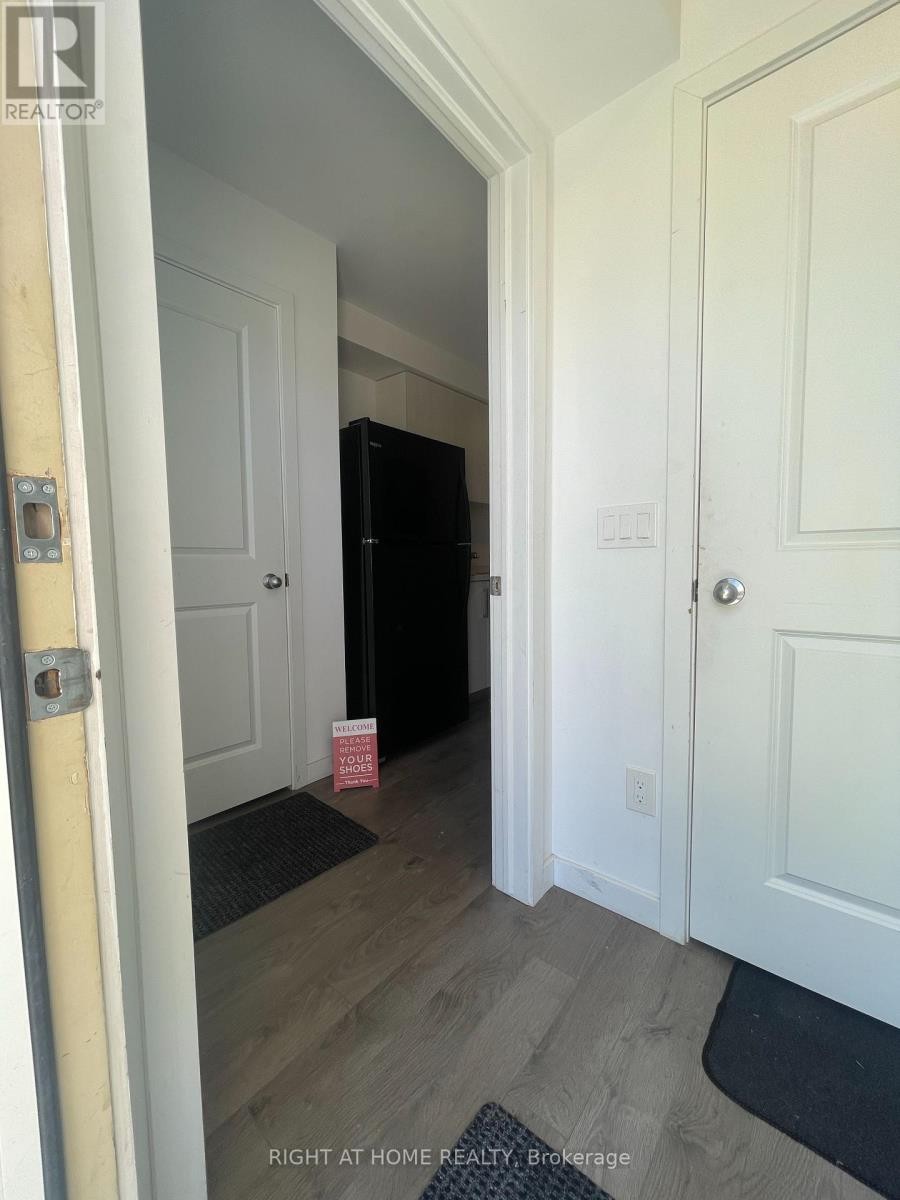 












400 ALBERTA STREET

,
Welland (Lincoln/Crowland),




Ontario
L3B2W3

