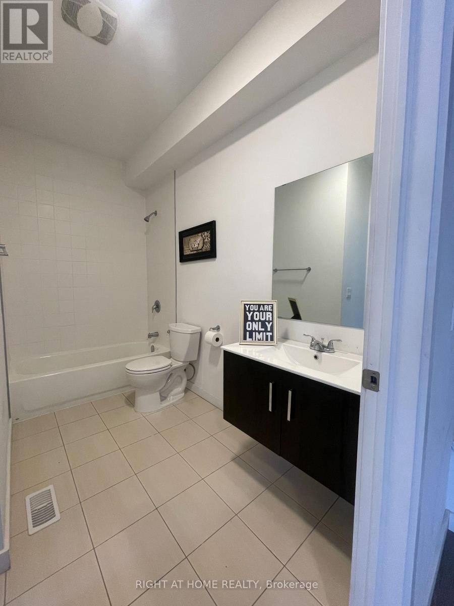 












400 ALBERTA STREET

,
Welland (Lincoln/Crowland),




Ontario
L3B0K5

