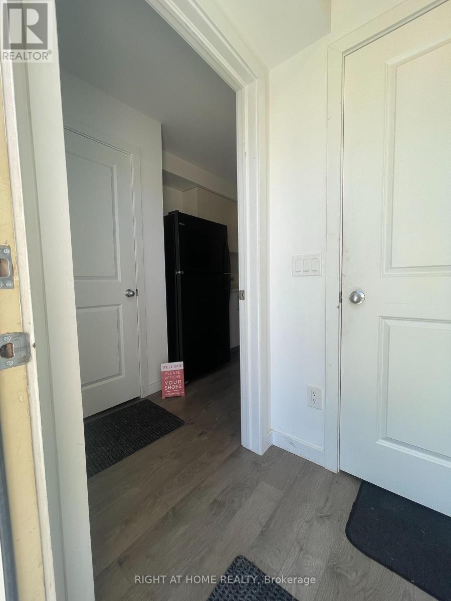 












400 ALBERTA STREET

,
Welland (Lincoln/Crowland),




Ontario
L3B0K5

