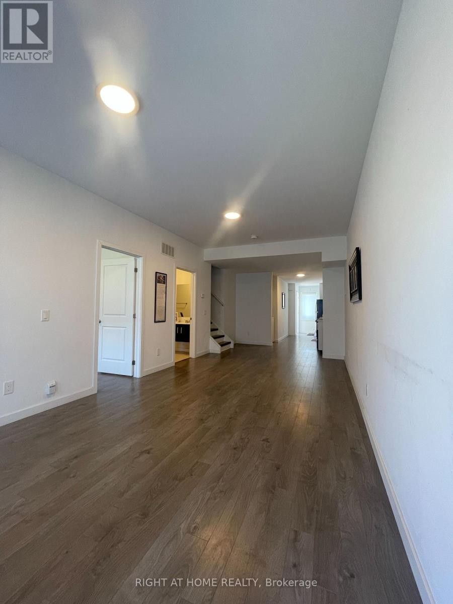 












400 ALBERTA STREET

,
Welland (Lincoln/Crowland),




Ontario
L3B0K5

