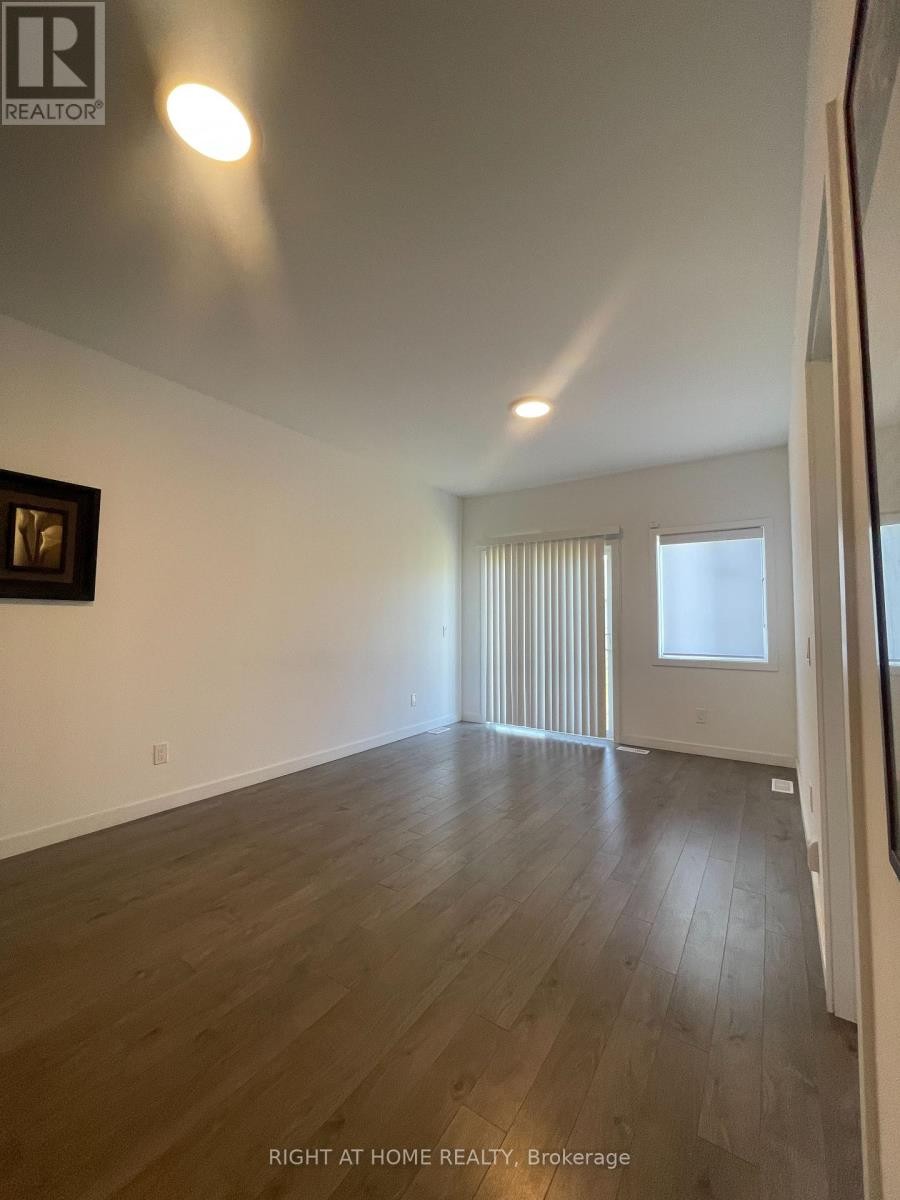 












400 ALBERTA STREET

,
Welland (Lincoln/Crowland),




Ontario
L3B0K5

