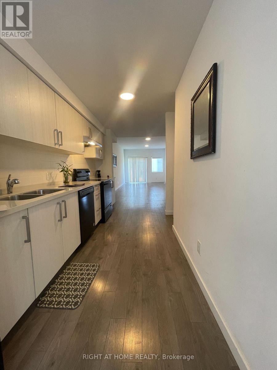 












400 ALBERTA STREET

,
Welland (Lincoln/Crowland),




Ontario
L3B0K5

