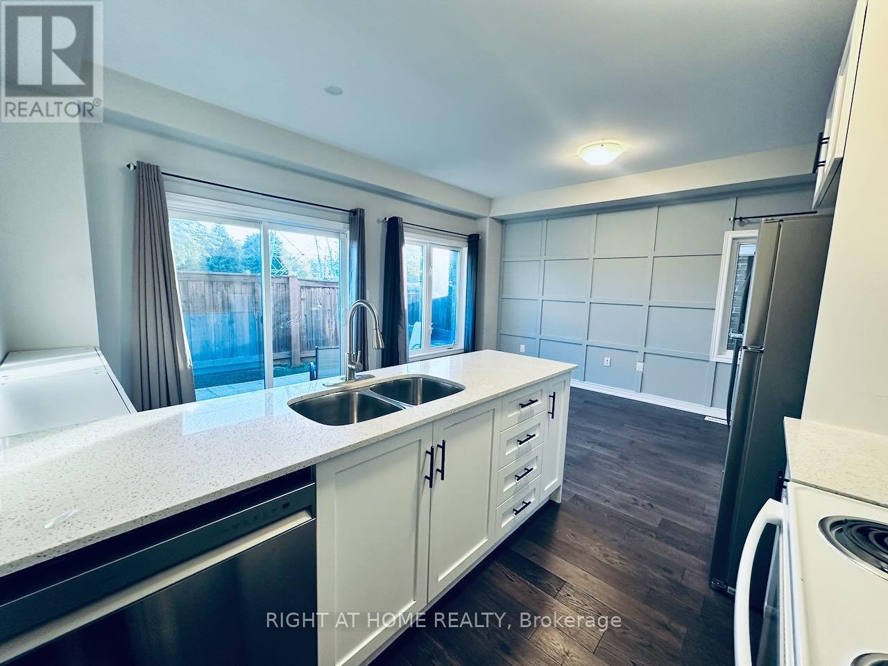 












69 - 377 GLANCASTER ROAD

,
Hamilton (Villages of Glancaster),




Ontario
L9G0G4


