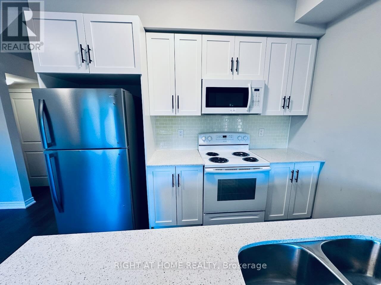 












69 - 377 GLANCASTER ROAD

,
Hamilton (Villages of Glancaster),




Ontario
L9G0G4

