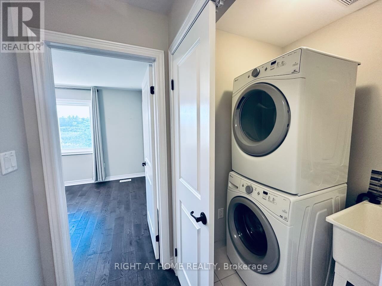 












69 - 377 GLANCASTER ROAD

,
Hamilton (Villages of Glancaster),




Ontario
L9G0G4

