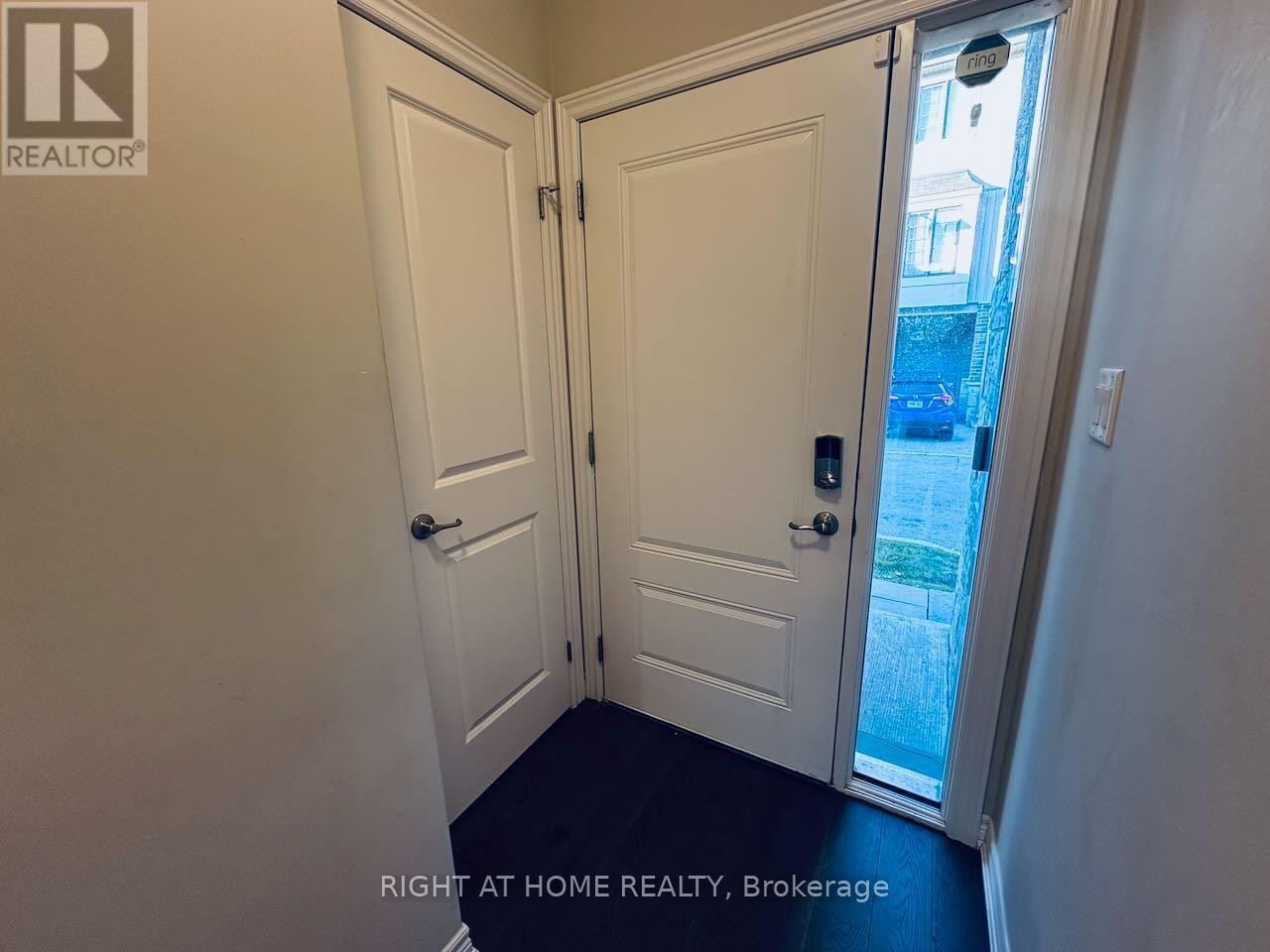 












69 - 377 GLANCASTER ROAD

,
Hamilton (Villages of Glancaster),




Ontario
L9G0G4

