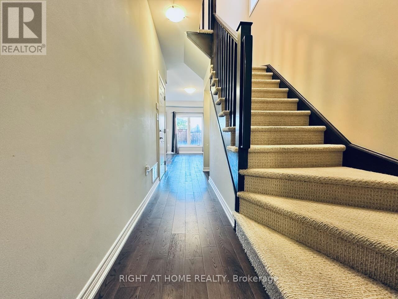 












69 - 377 GLANCASTER ROAD

,
Hamilton (Villages of Glancaster),




Ontario
L9G0G4

