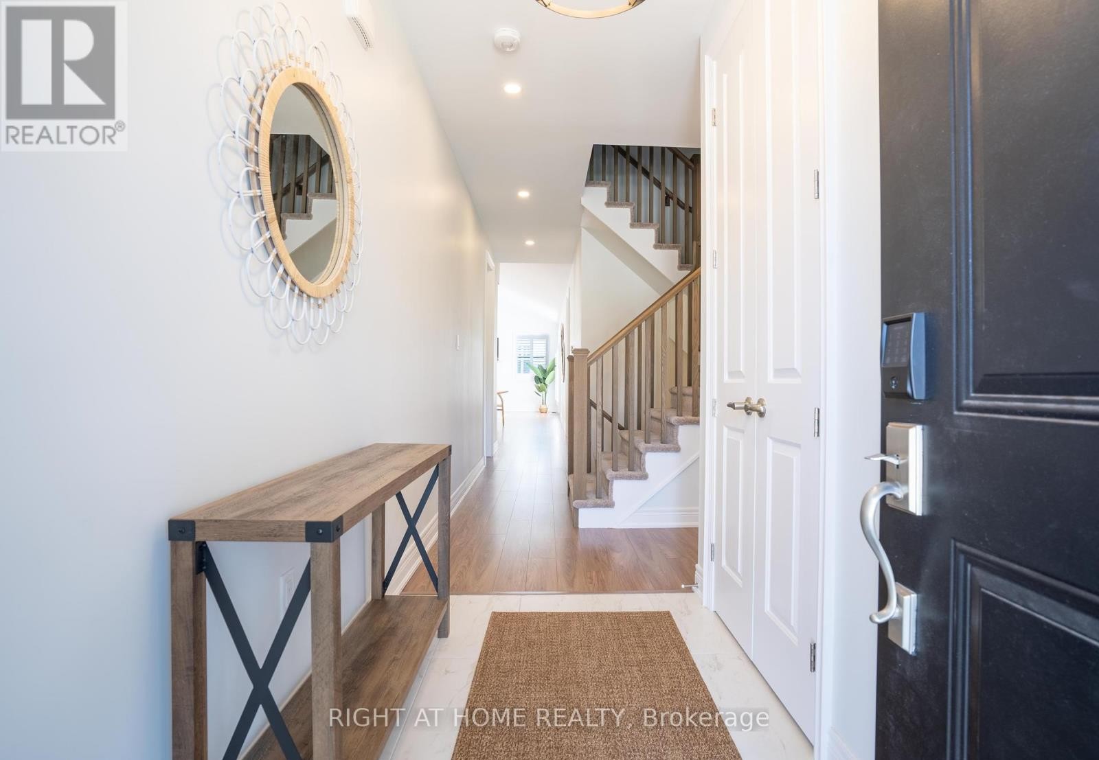 












9 ANNMARIE DRIVE

,
Niagara-on-the-Lake (Virgil),




Ontario
L0S1J0

