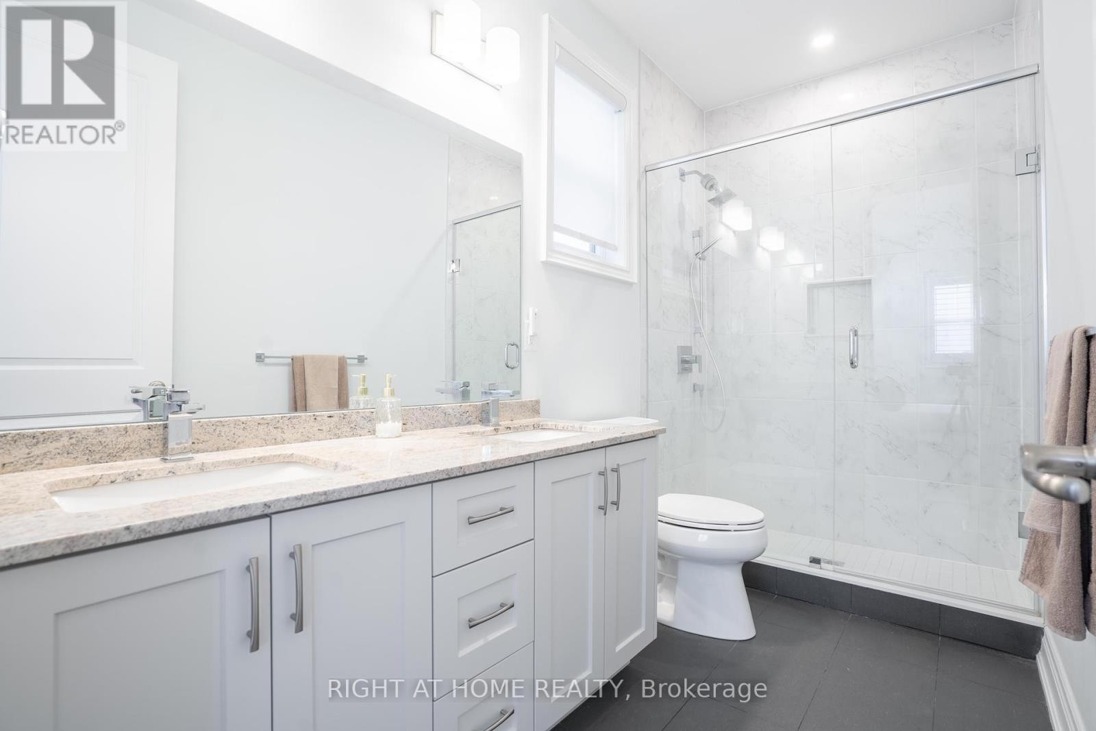 












9 ANNMARIE DRIVE

,
Niagara-on-the-Lake (Virgil),




Ontario
L0S1J0

