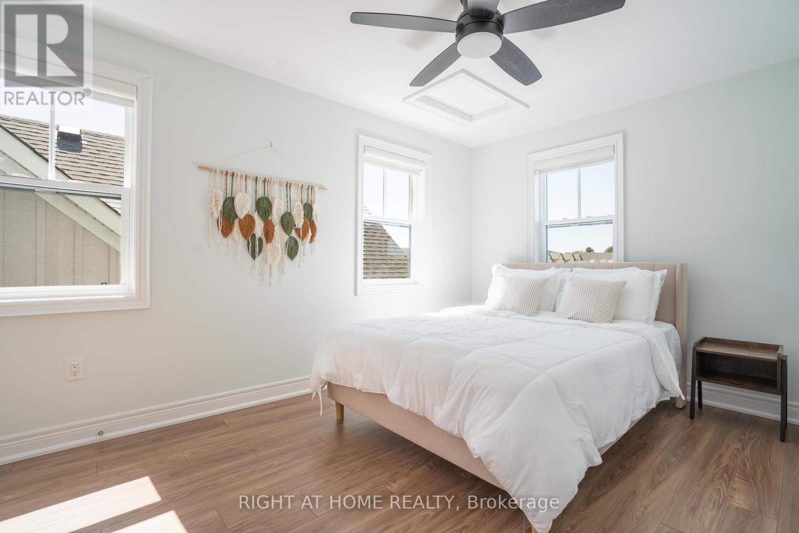 












9 ANNMARIE DRIVE

,
Niagara-on-the-Lake (Virgil),




Ontario
L0S1J0

