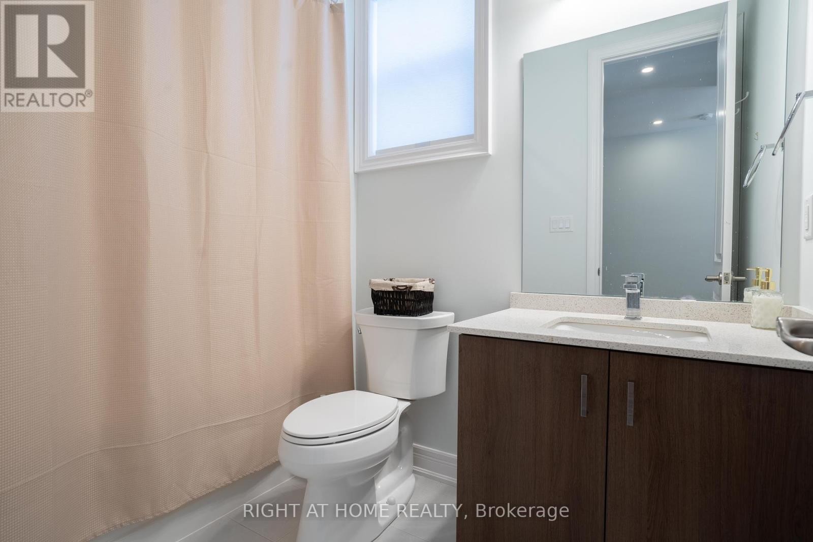 












9 ANNMARIE DRIVE

,
Niagara-on-the-Lake (Virgil),




Ontario
L0S1J0

