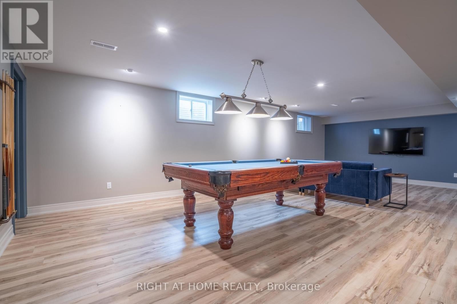 












9 ANNMARIE DRIVE

,
Niagara-on-the-Lake (Virgil),




Ontario
L0S1J0

