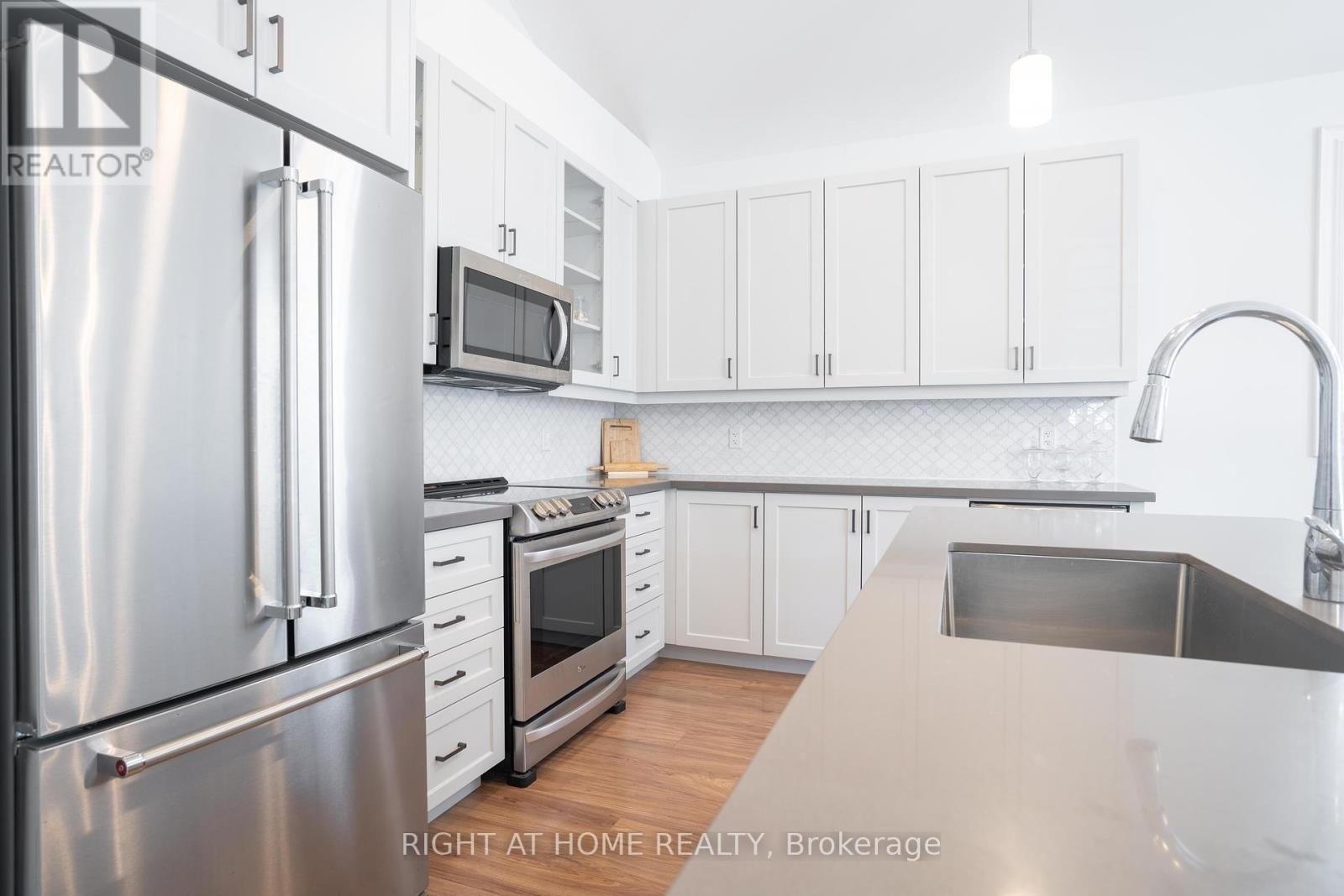 












9 ANNMARIE DRIVE

,
Niagara-on-the-Lake (Virgil),




Ontario
L0S1J0

